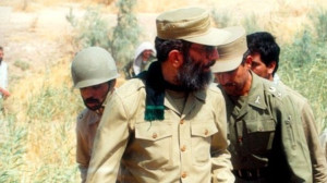 سفر به تاریخ؛ «رهبر انقلاب» با لباس بلوچی روی عرشۀ کشتی نظامی؛ دهۀ 1360