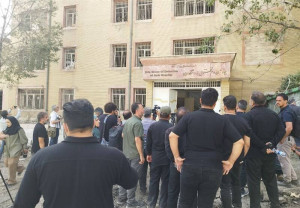 بازدید خبرنگاران خارجی از ویرانههای زندان اوین + عکس