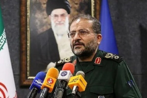 سلیمانی: دشمن دغل و خبیث همچون مار زخم خورده بر خود میپیچد و باید به شدت مراقب بود دست از پا خطا نکند