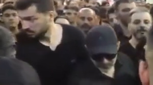 تصاویر محسن تنابنده در تشییع برادرزاده شهیدش