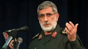 عکس؛ سفر در زمان؛ «سردار قاآنی» در یک مراسم خصوصی دوستانه؛ اوایل دهه 70