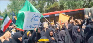 ببینید | حرکت دسته عزاداران مسجد دانشگاه تهران به سمت خیابان فلسطین برای تجدید پیمان با رهبر معظم انقلاب