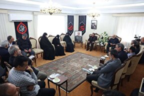 گزارش تصویری | حضور جمعی از مدیران رسانهای کشور در منزل شهید سرلشکر حسین سلامی