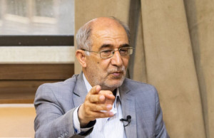 سردار علایی: با آغاز جنگ، ساعت کار شبکههای فارسی زبان افزایش یافت/ فروردین ۱۴۰۲ پسر شاه را به اسرائیل بردند و آمادهاش کردند تا جایگزین نظام فعلی شود