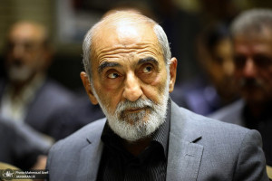 حمله مجدد شریعتمداری به مذاکرات احتمالی/ خرِ عیسی گرش به مکّه برند؛ چون بیاید هنوز خر باشد!