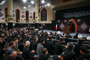 مراسم عزاداری شب تاسوعا در حسینیه امام خمینی(ره) برگزار شد+ عکس
