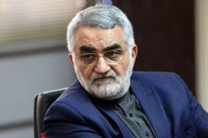 بروجردی: ارسال نامه یک چهره اصلاحطلب به اسرائیل شایعه است / رژیم صهیونیستی در تلاش برای منحرف کردن افکار عمومی است
