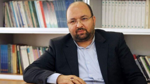 طعنه جواد امام به مسئولان ارشد امنیتی و سیاسی: آدرس غلط ندهید/ مردم ایران مهاجرستیز نیستند