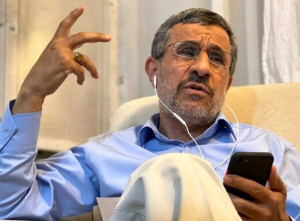 احمدی نژاد پس از مدت‌ها آفتابی شد+تصاویر