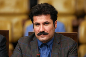 عبدالکریم حسین زاده در جمع آسیب دیدگان جنگ ۱۲ روزه حاضر شد/ از طرف کل دولت از شما عذر میخواهم