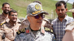 عکس سفر در زمان / «سرلشکر باقری در کنار صادق آهنگران» در ایام جنگ و اوج جوانی شان !