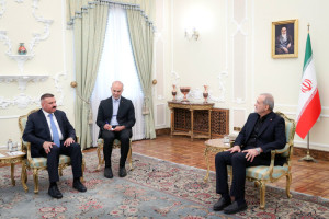 پزشکیان در دیدار با وزیر کشور عراق: رژیم صهیونیستی پروژه نظام سلطه برای اشغال منابع کشورها و تجزیه منطقه است/ باید از تفرقه و دوگانگی اجتناب کنیم
