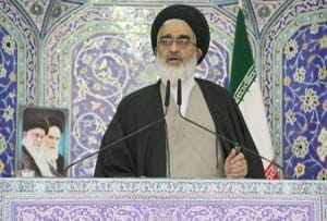 امام جمعه قم: حضور جوانان انقلابی در دفاع از کشور بود از دستاوردهای جنگ بود/ امام جمعه کرج: فرماندهی مستقیم رهبر انقلاب در جنگ، نماد اقتدار نظام بود