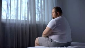 چاقی و اضطراب: دلایل پنهان و روش های کنترل