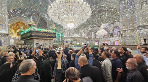 مراسم وداع با سردار شهید غلامحسین غیبپرور در حرم حضرت شاهچراغ(ع) + ویدئو | تصاویر اقامه نماز بر پیکر شهید