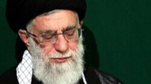 نقش دختر رهبر انقلاب در ترمیم دست مجروح ایشان/ فرزند دختری که به پدر اُنس داشت