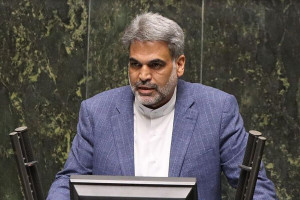 عضو کمیسیون اقتصادی مجلس: آنچه که در روزهای ابتدایی جنگ اتفاق افتاد غافلگیری و نفوذ بود/دستگاههای اطلاعاتی و امنیتی با نفوذیها با قدرت برخورد کنند