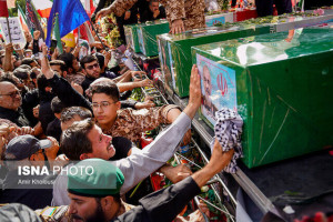 پوستر خاص آئین گرامیداشت چهلمین روز شهادت سپهبد باقری و همسر و دخترش + تصویر