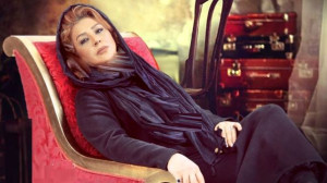 فیلم / نگاهی به چیدمان فوق خاص و متفاوت حانه «نسرین مقانلو»/ از مجسمه خودش تا مبلمان سلطنتی و تابلوهای هنری