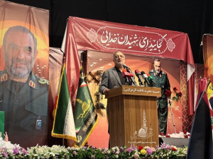 مدال افتخار مقاومت بر سینه ملت ایران میدرخشد
