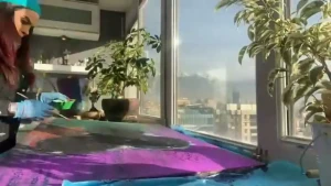 دکوراسیون ایرانی پسند و شیک سارا خوئینی ها برادر زن سابق بهروز وثوقی / از شومینه دیواری تا ویوی ابدی آشپرخانه خانم بازیگر! +فیلم