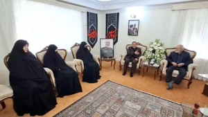 دیدار جمعی از مدیران رسانههای کشور با خانواده شهید سلامی + فیلم