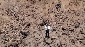 تصاویر عمق چاله فرودگاه تبریز بر اثر حمله اسرائیل