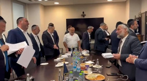 دعای خاخامهای یهودی برای نابودی ایران همزمان با جنگ