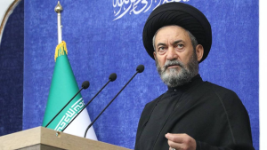 توصیه خیرخواهانه امامجمعه اردبیل به فرح پهلوی!