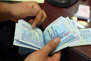 یارانه پردرآمدها حذف نشد، کالابرگ نرسید/ دولت به دلارهای صندوق توسعه ملی چشم دوخته است؟