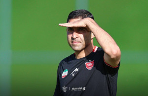 مهدوی: در فوتبالی که دست دلالهاست، بازیکن با ۲۰ میلیارد هم نمیآید/ بازیکنان پرسپولیس از کار کردن با هاشمیان خوشحالاند