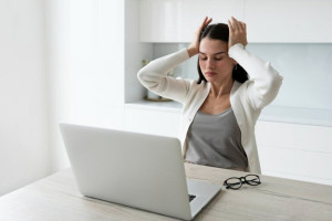 چگونه یک روتین دیجیتال کماسترس داشته باشیم؟