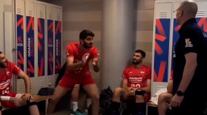 بازیکن والیبال این گونه ادای پیاتزا را درآورد!
