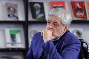 محمد مهاجری: نفوذی ها و تندروها، زیر نقاب دفاع از ارزش ها کاسبی میکنند