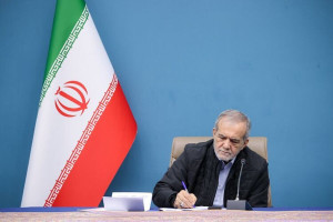 پزشکیان در پیامی به ایرانیان خارج از کشور: طرفدار دیپلماسی، تعامل سازنده و مخالف جنگ هستیم/ برای دور کردن سایه جنگ از کشور، از همه سرمایههای سیاسی و دیپلماسی بهره خواهیم گرفت
