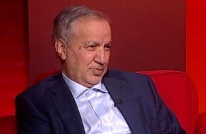 دفاع عطاءالله مهاجرانی از مصاحبه پزشکیان با تاکر کارلسون: او به دقت یک جراح قلب حرف زد