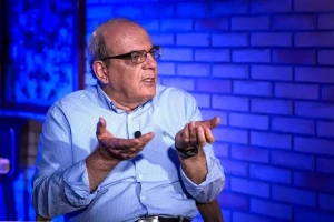 عباس عبدی: انتخاب مجدد آقای جنتی ۹۹ساله به عنوان دبیر شورای نگهبان چه معنایی دارد؟