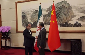 سیاست انکار چین در کنار کمک نظامی به ایران