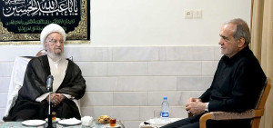آیت الله مکارم شیرازی به پزشکیان: چهره شما نشان میدهد که الحمدلله دارای نشاط هستید