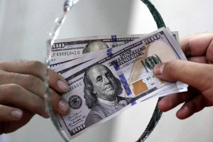 پیش بینی قیمت دلار امروز ۱۷ تیر ۱۴۰۴/ سایه جنگ از سر قیمت دلار برداشته شد