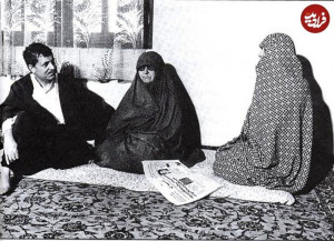 عکس/ هاشمی رفسنجانی در کنار مادر و همسرش دهه ۶۰