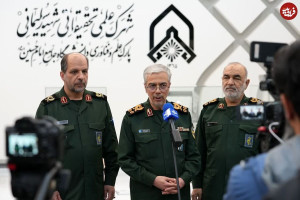 عکس/ سلام نظامی سرلشکر باقری و موسوی در شهر سری زیرزمینی ارتش