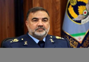 فرمانده نیروی هوایی ارتش از دو پایگاه مهم در اصفهان و دزفول بازدید کرد