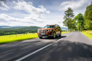 بررسی آخرین قیمت هیوندای در بازار تابستان ۱۴۰۴؛ جدول قیمت و مقایسه با نمایندگی