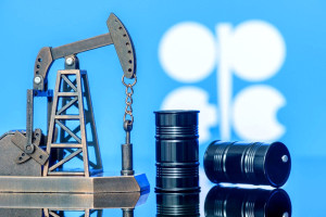 قیمت نفت در سرازیری/ احتمال رأی مثبت اوپک پلاس به افزایش تولید