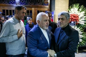 تصاویر؛ چهرههای سیاسی در مراسم یادبود برادر علی طیبنیا