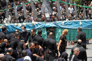 تاسوعا؛ روزی که وفاداری در کوچهها راه میرود