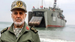 عکس / سفر به تاریخ؛ «سردار رشید» با لباس تشریفاتی نظامی در کنار «محسن رضایی و رحیم صفوی»؛ سال 69
