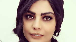 عکس ناب از صحرا اسداللهی با لباس عروس در یکی از خیابانهای تهران ! / خانم بازیگر عروس بین مردم دیدنیست !