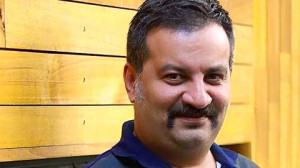 نگاهی به استایل پدر پسری مهراب قاسم خانی / پسرش مردی شده با کت چرم چه تیپ مردونهای هم زده موفرفری